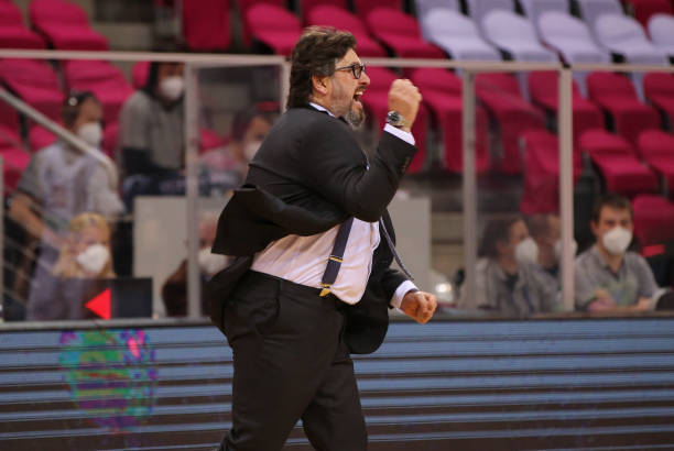 一个既能带 一个既能带