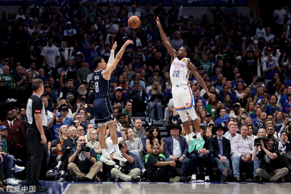 板球拼抢上 板球拼抢上